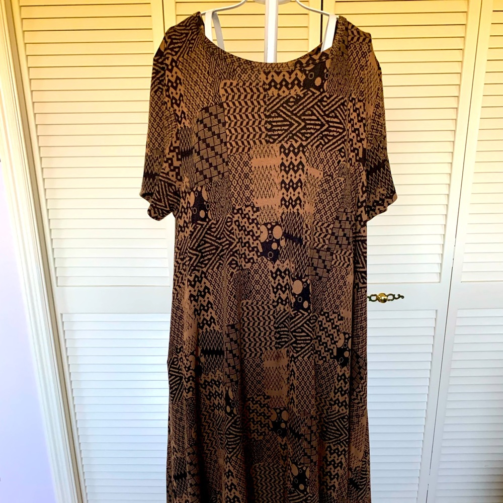 It’s very comfortable asymmetric hem, is perfect for any day